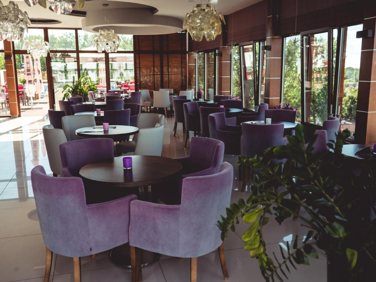 Olymp 3 Hotel Kolobrzeg Bagian luar foto